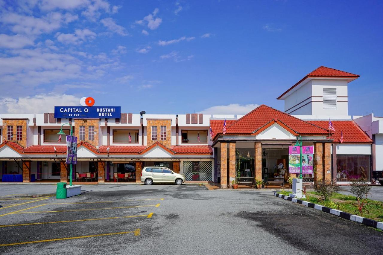 Capital O 89658 Bustani Hotel 지트라 외부 사진