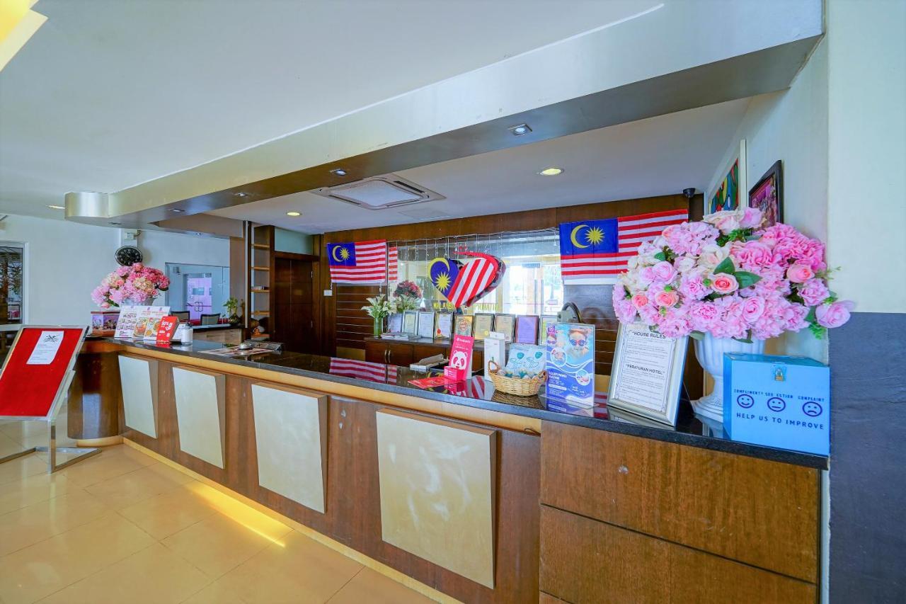 Capital O 89658 Bustani Hotel 지트라 외부 사진